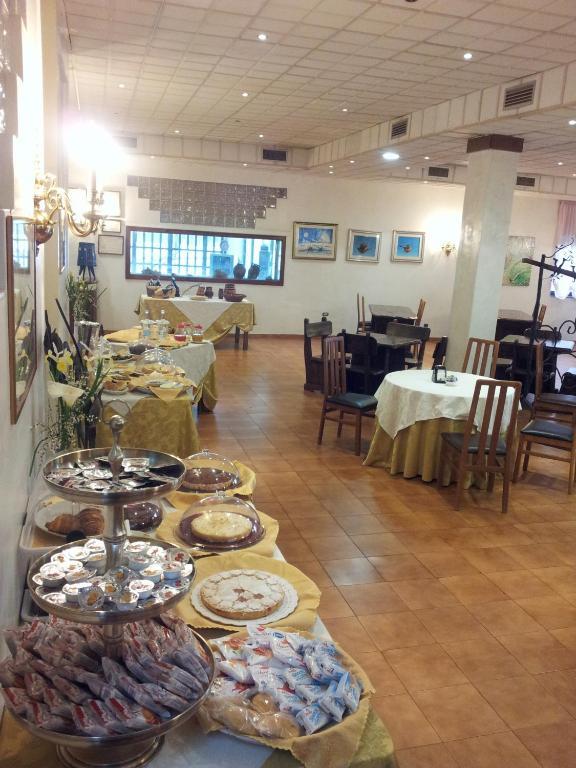 Hotel Calla' โปลิโกโร ภายนอก รูปภาพ